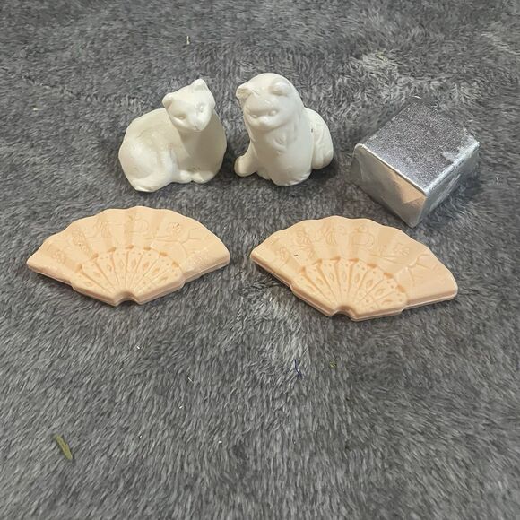 Set of 5 Vintage Soaps - 2 Kittens Cats 2 Fans 1 Block Wrapped Soap - Picture 2 of 6